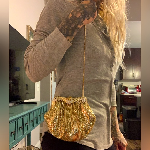 Whiting and Davis Gold Mesh evening bag with Mirror Compact Vintage Unique - Picture 7 of 7